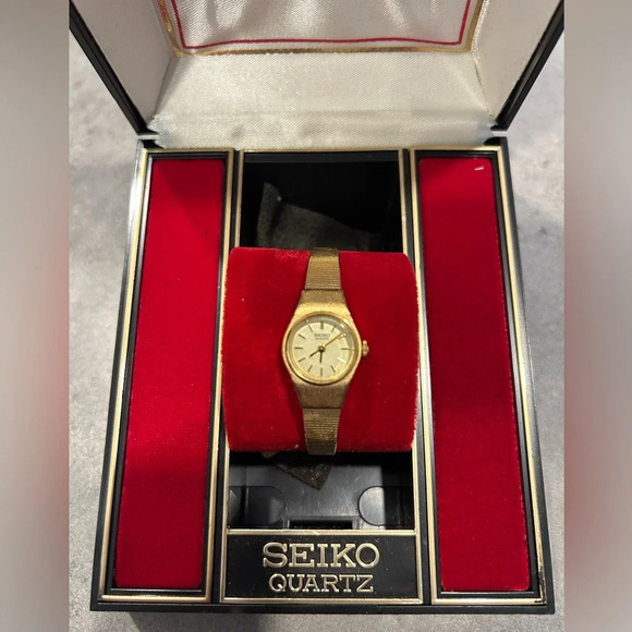 Seiko Quartz Vintage Gold Watch - Picture 1 of 7
